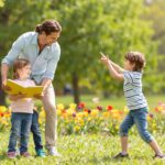 Hogyan neveljünk nem anyagias gyereket? 4 szülői stratégia a mai világban