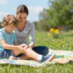 Így ápold a gyermekkori sebeket: Elsősegély tippek minden szülőnek