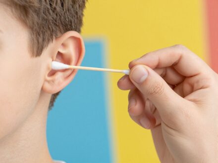 Kerülje el a fülgyulladást: a helyes fültisztítás lépései és szabályai