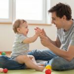 Mi az a közös figyelem? A jelenség fontossága a baba szociális és nyelvi fejlődésében