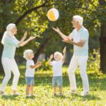 Napfény és bűntudat: a modern szülők dilemmája a D-vitaminról és a bőrrákról