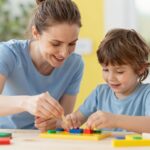 Ne a jegyeket, hanem az erőfeszítést dicsérd: hogyan nevelj kitartó és motivált gyereket?