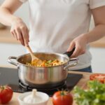 Nem kell drága játék: miért a legjobb fejlesztő eszköz a fazék és a fakanál?