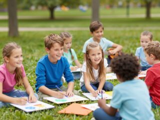 Túlterhelt gyerekek: ártunk-e a sok különórával a fejlődésüknek?