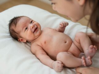 Újszülött Bőrének Színváltozásai: Mikor Normális és Mikor Orvosi Probléma?