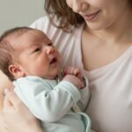 Az első lélegzetvétel csodája: mi történik a baba tüdejével a születés pillanatában?