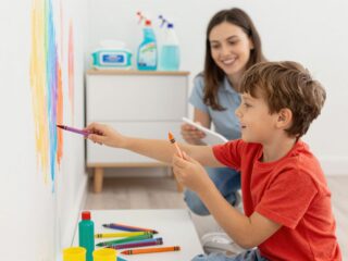A gyerek összefirkálta a falat? Tippek a megelőzéshez és a hatékony tisztításhoz