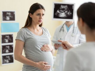 A veszélyeztetett terhesség leggyakoribb okai, tünetei és a szükséges vizsgálatok