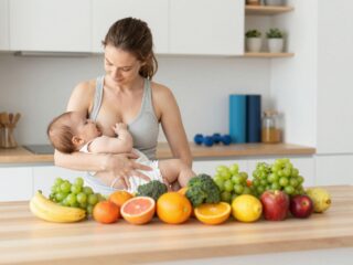 Hogyan tartsd meg a súlyodat szoptatás alatt? Kiegyensúlyozott étrend és mozgás