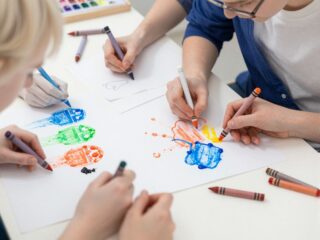 Több mint rajzolás: lenyomatok, olvasztás és egyéb izgalmas alkotások zsírkrétából