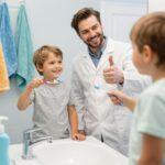 Hány éves kortól bízzuk a gyerekre a fogmosást? A fogorvos tanácsai