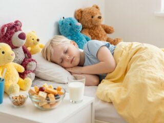 Hogyan befolyásolja az alvási rutin a gyermek súlygyarapodását?