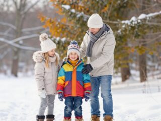 Hogyan öltöztessük a gyereket télen? A réteges öltözködés aranyszabályai